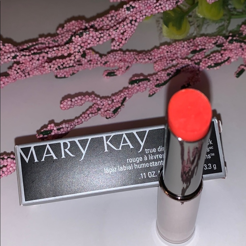 Mary Kay True Dimensions Lipstick 💄